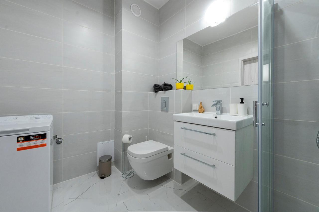 Luxury In City -3- Studio Bright & Secure Free Parking Łódź Exterior foto